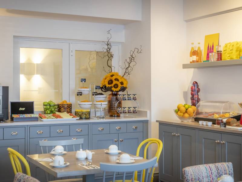 Breakfast Room: Breakfast Room